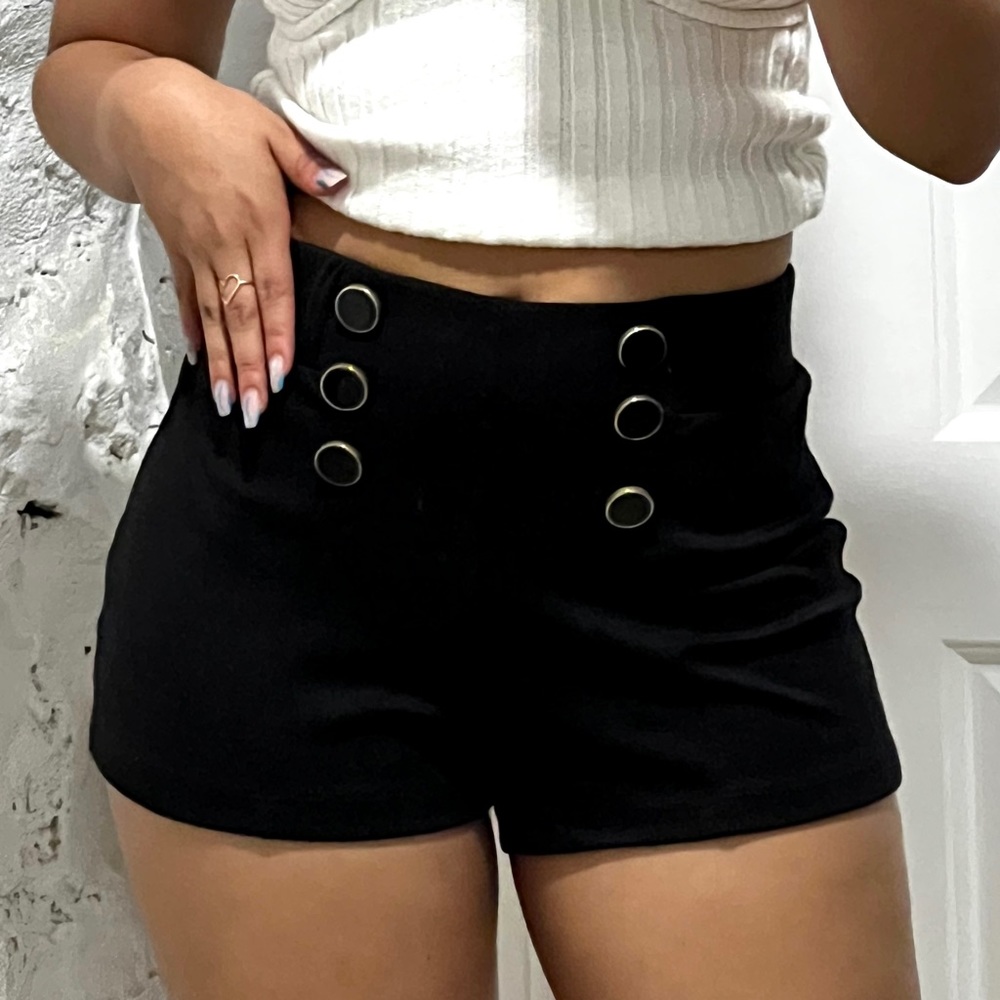 Francesca’s Mini Shorts // High-Waisted // size S
